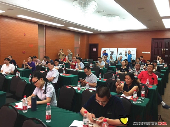 扫一扫_副本.jpg
