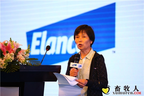 5. 中国兽药协会常务副秘书长耿玉亭女士致辞_副本.jpg