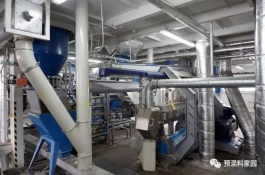 全膨化低温制粒工艺在乳猪教槽料生产中的实践和应用