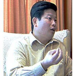 鲍洪星：双胞胎集团董事长