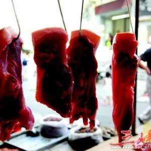 高肉价下 为何养猪卖肉的都不赚钱？