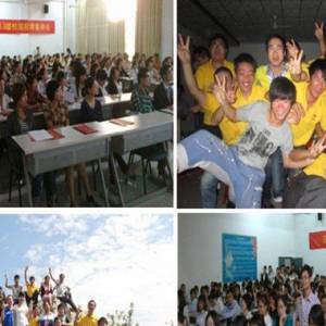 大学生在双胞胎集团快乐成长