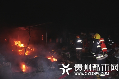 煮猪食灶台死灰复燃 引大火烧死40头猪