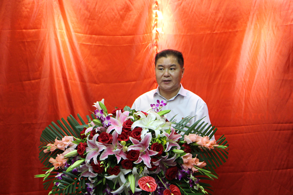 植提饲添 爱绿当先